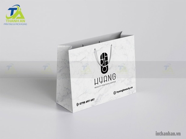 Túi giấy đựng mỹ phẩm Mỗi doanh nghiệp có thể chọn phong cách riêng để khẳng định dấu ấn thương hiệu