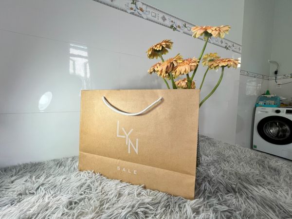 Túi giấy đựng quần áo giá rẻ, chất lượng