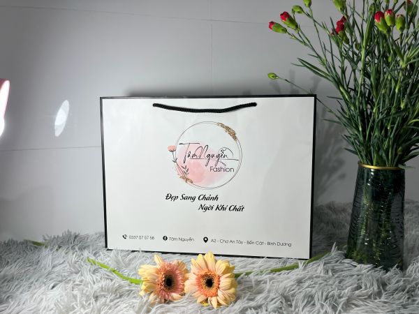 Mẫu 7 túi giấy đựng quần áo