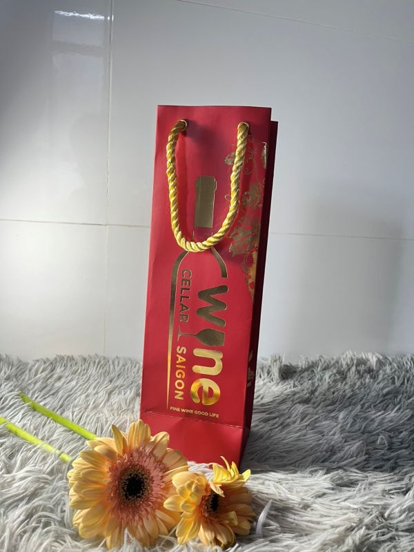 Chi tiết về túi giấy đựng rượu vang