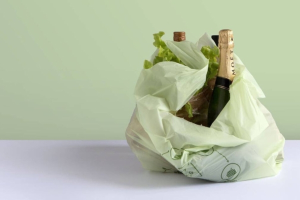 Bao bì nilon tự hủy là giải pháp thay thế tiện lợi, thân thiện hơn với môi trường