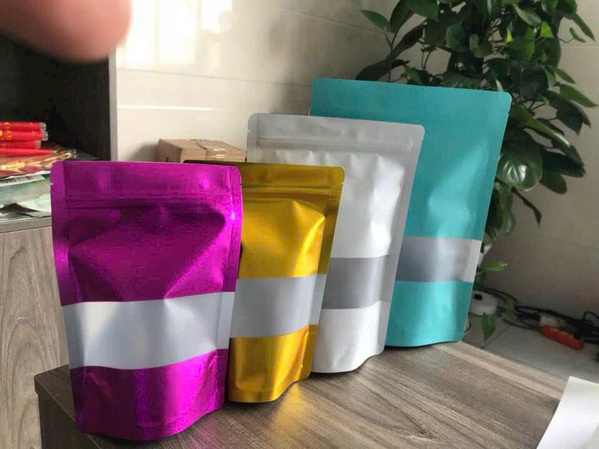Túi zip bạc được ứng dụng trong nhiều lĩnh vực