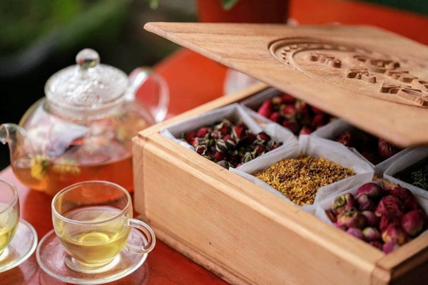 Làm cách nào để kinh doanh trà hoa khô có lời