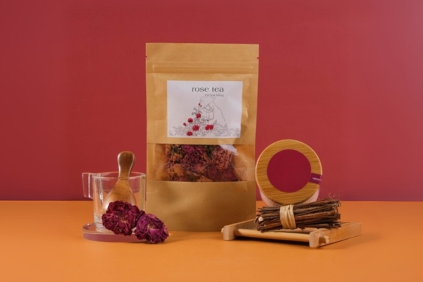 Trà hoa hồng khô trong túi zip kraft, giúp giữ trọn hương thơm tự nhiên