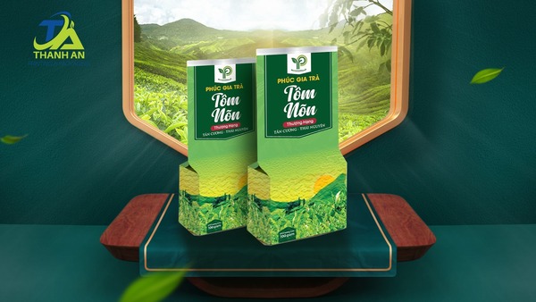 Mẫu bao bì trà xanh thiết kế hiện đại, hình ảnh đồi chè làm nền tạo cảm giác tươi mát