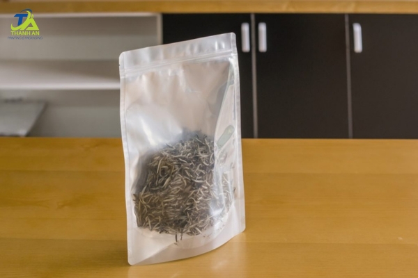 Tổng hợp các loại túi zipper và cách chọn túi zip phù hợp Túi zipper trong suốt dùng để đóng gói và trưng bày các loại thực phẩm khô