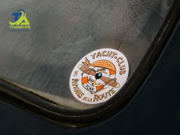 Decal nhựa Polyester